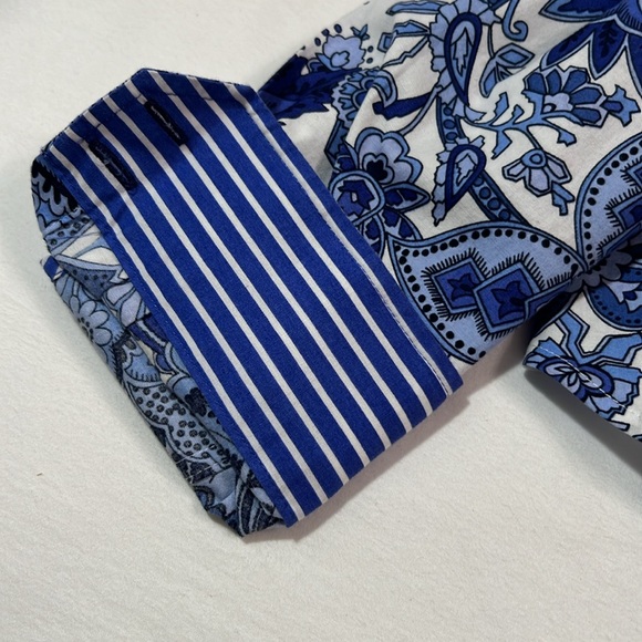 Talbots size 8P, fitted button down non iron long sleeve shirt - Picture 10 of 11